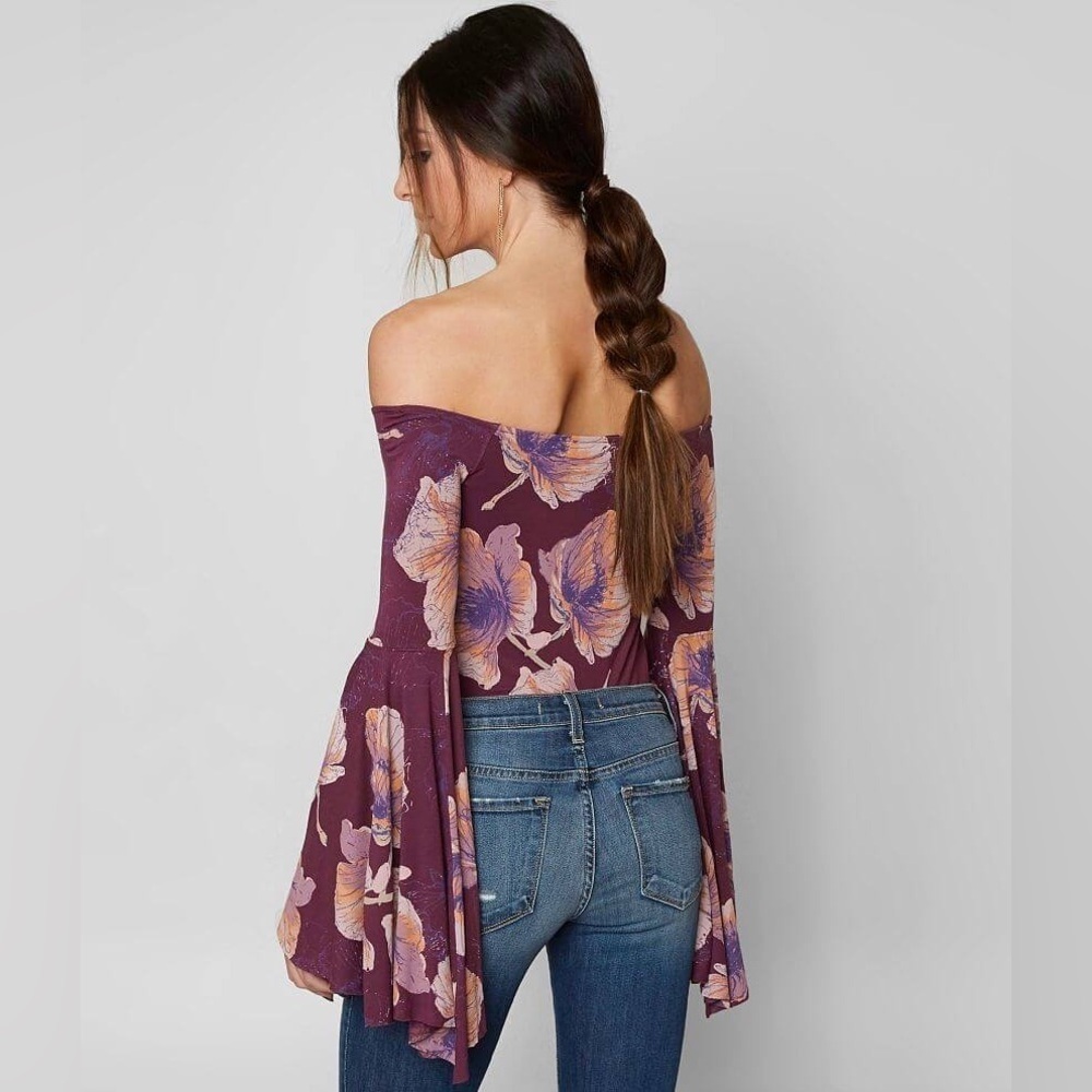 Free People We The Free Birds of Paradise Floral Flare Sleeve Top Sz M Mulberry - Picture 5 of 14